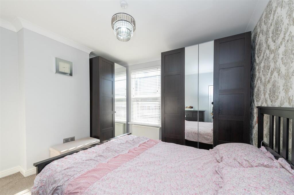 49 Hurcott Road - internal-4.JPG