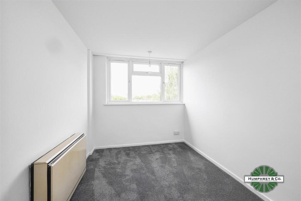 Flat 90, Tenby Court, Tenby Road -010.jpg