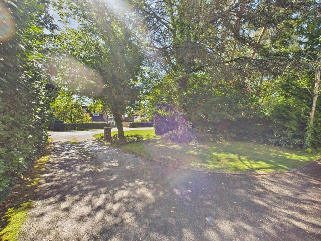 CAM05192G0-PR0121-STILL048