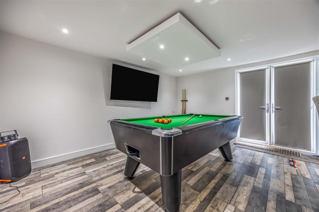 46 Kingscote Road, Waterlooville-Small-PorticoMark