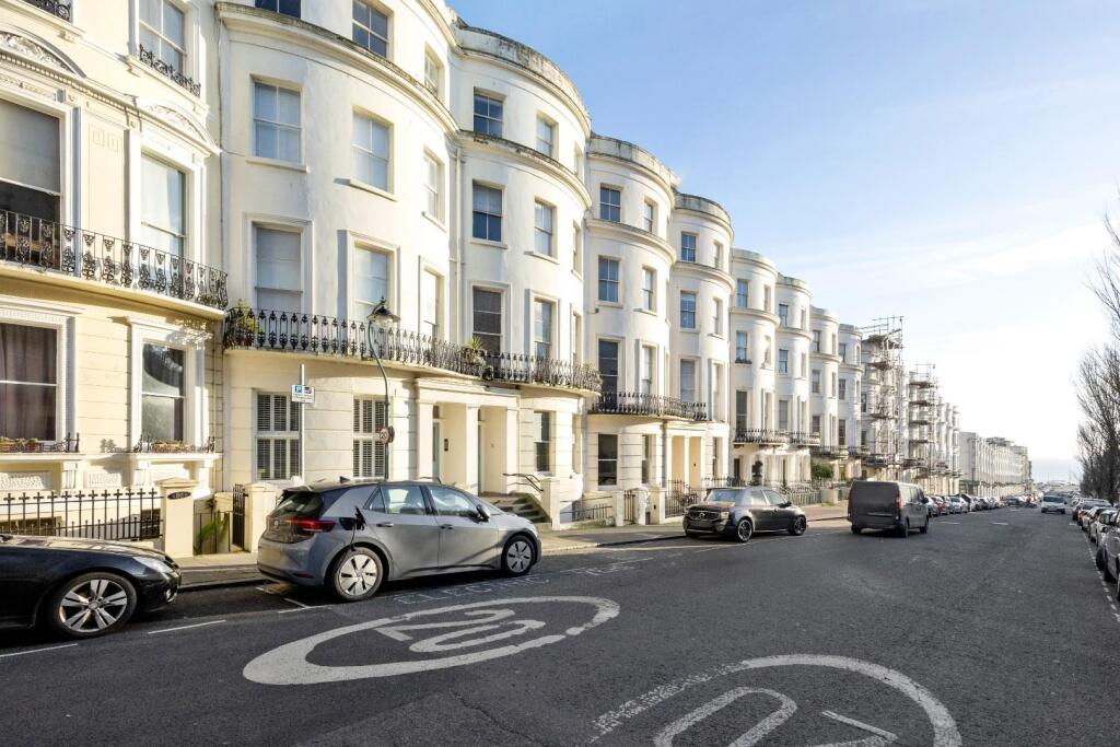 Lansdowne Place, 82, Flat 11-022 copy (1).JPG