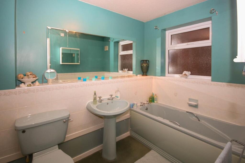 Bathroom.jpg