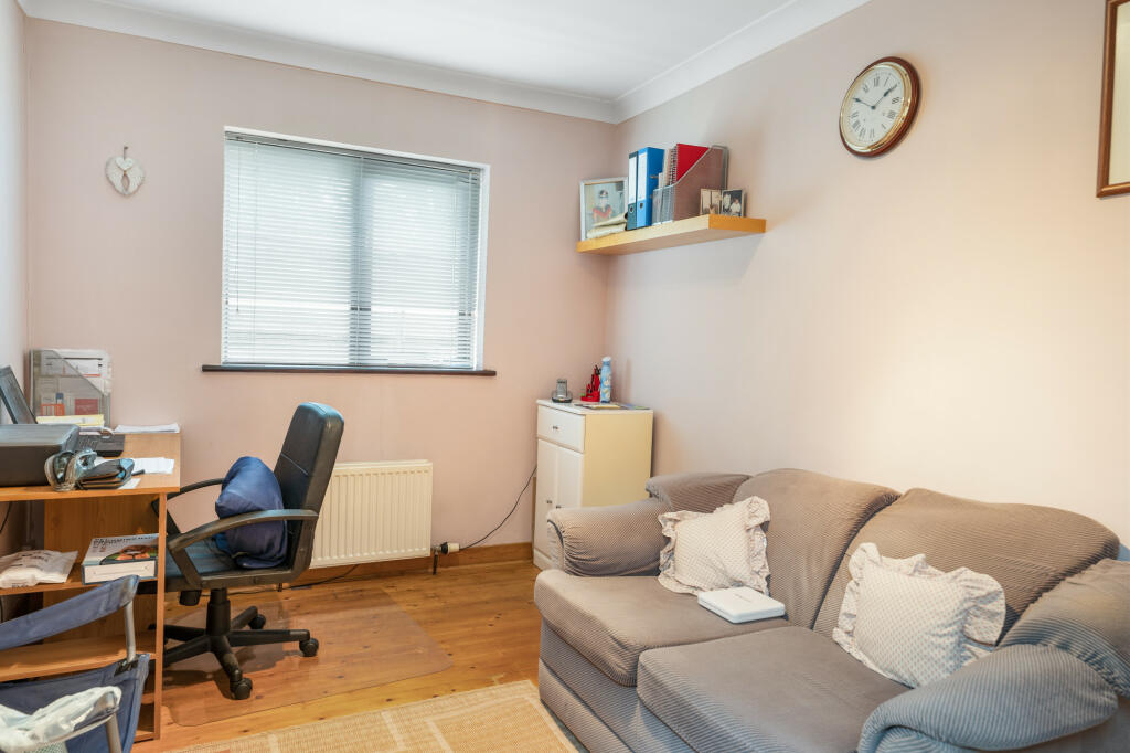 BEDROOM 4 / STUDY