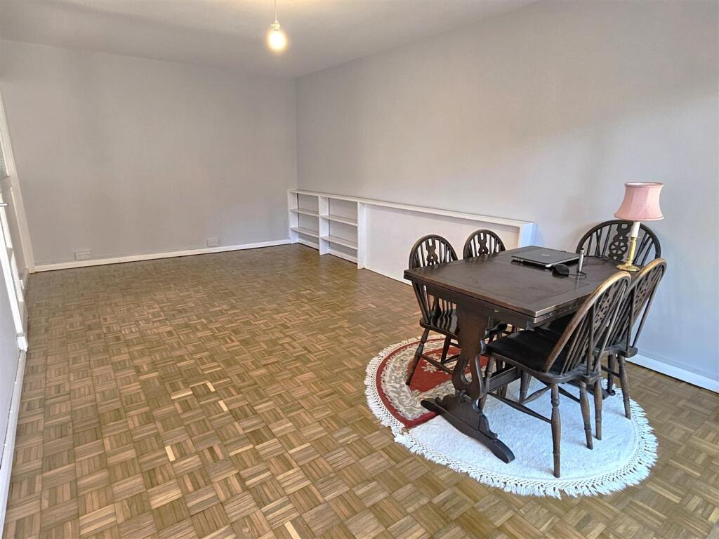 Living Room 2nd.jpg