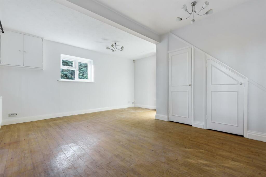 Play room - Cedar Cottage.jpg