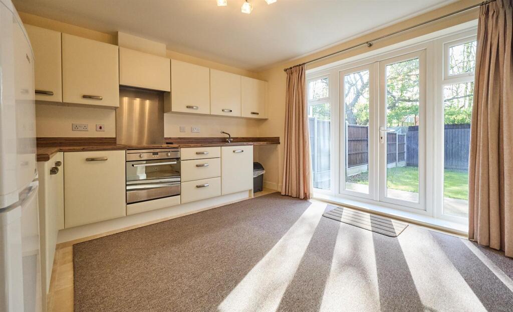 FITTED DINING KITCHEN TO REAR