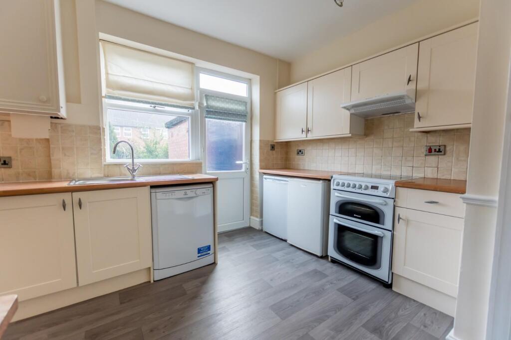 Lucas Avenue (86) kitchen2.jpg