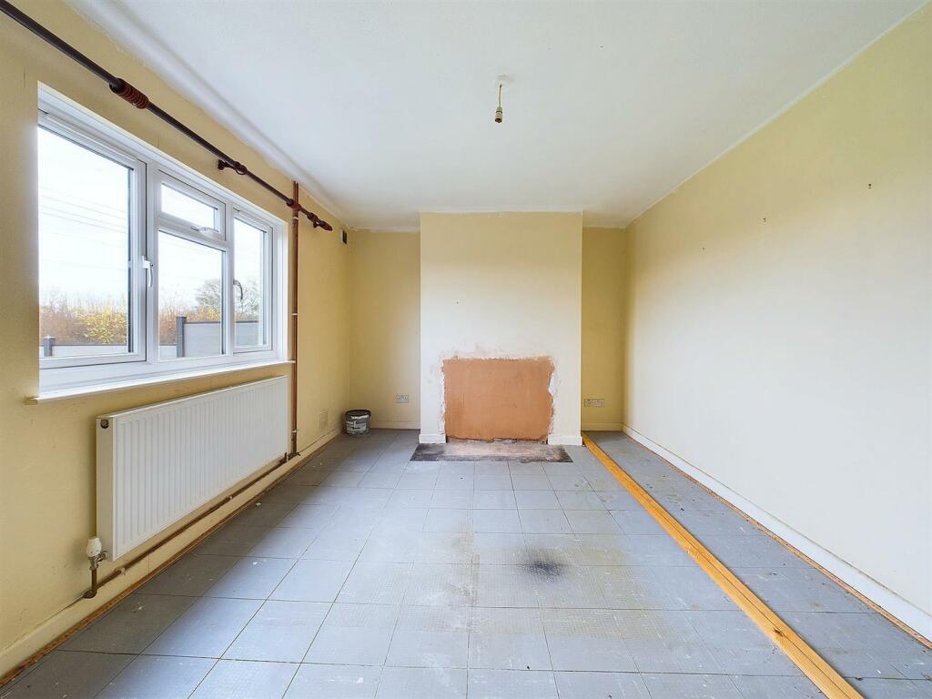 15 - Semi-detached House for Auction, Wick St Lawr