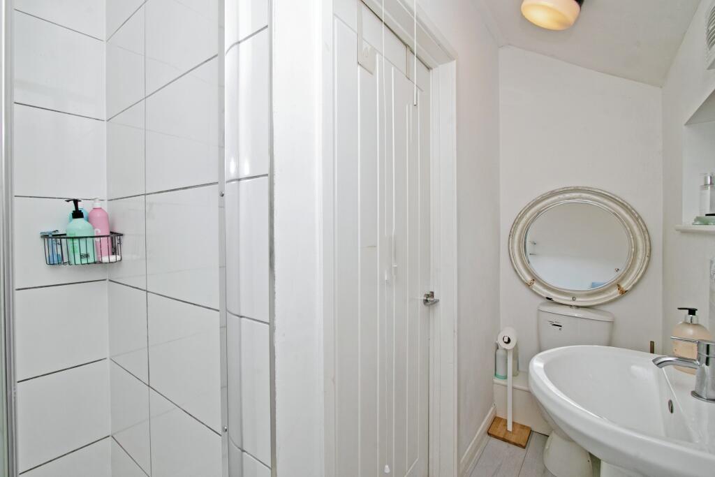 Shower/Cloakroom