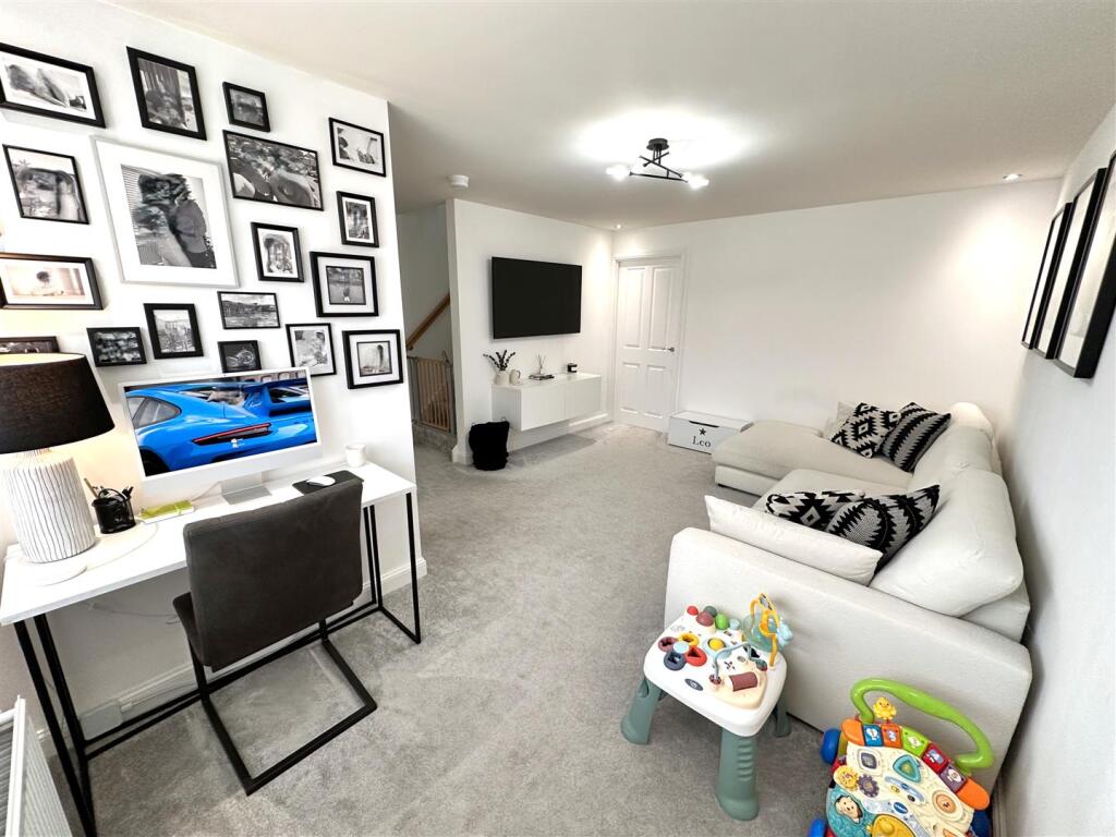 Generous Living Room 428