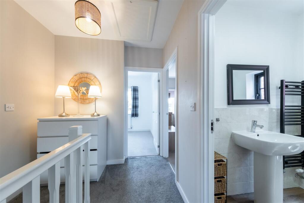 19 Hazelhurst Way-019.jpg