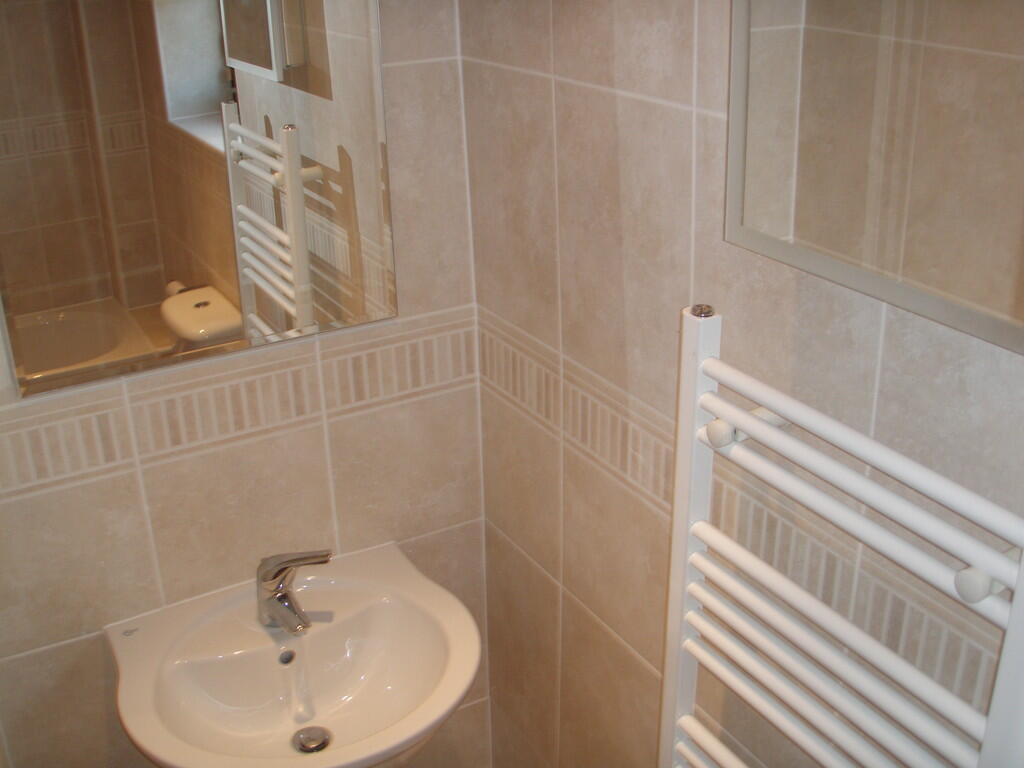 19 Walnut bath 1