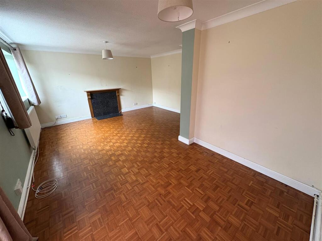 Living Room.jpg