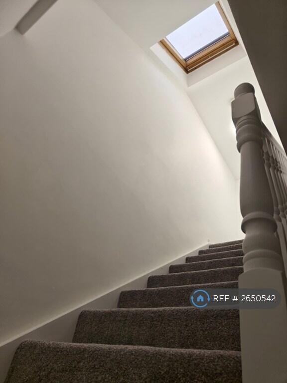 Second Floor Landing (2)