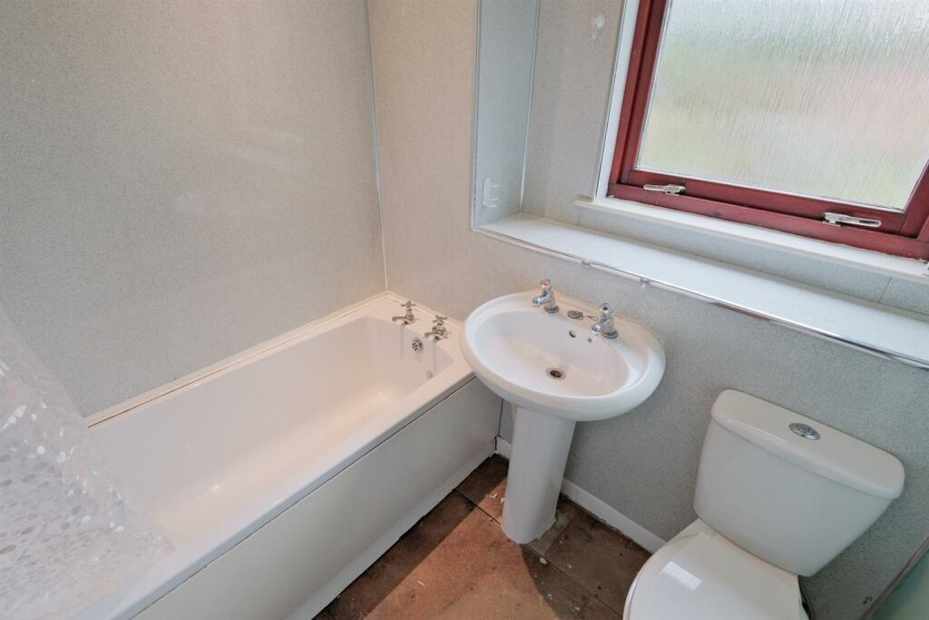 023-22 Bourhill Court, Netherton ML2 0AB.jpg