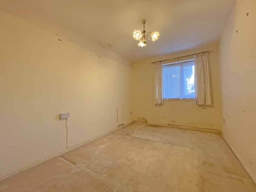 Medway Place 37 Bed 2.jpg