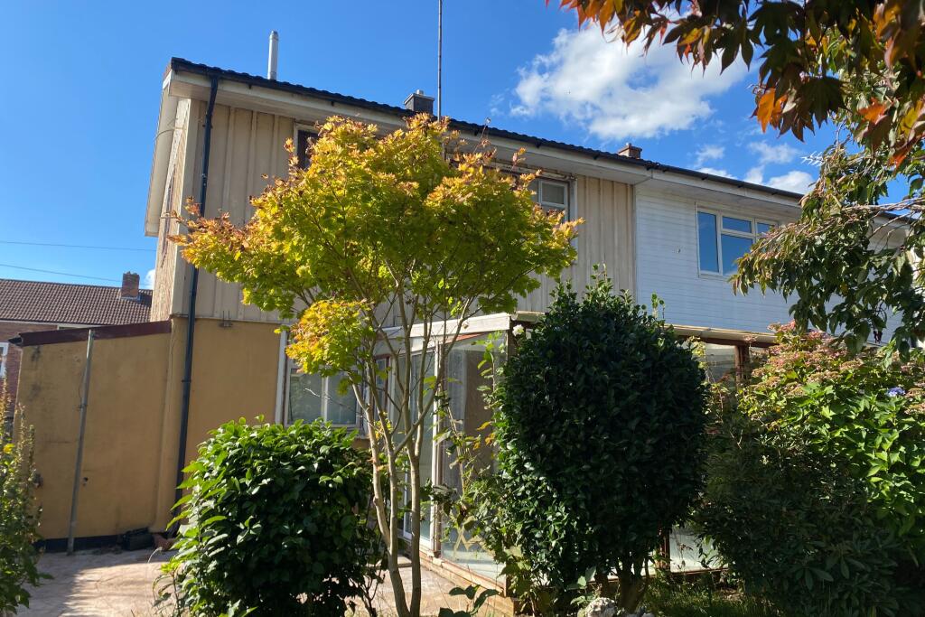 74 Quantock Road, Taunton, Somerset, TA2 7NS