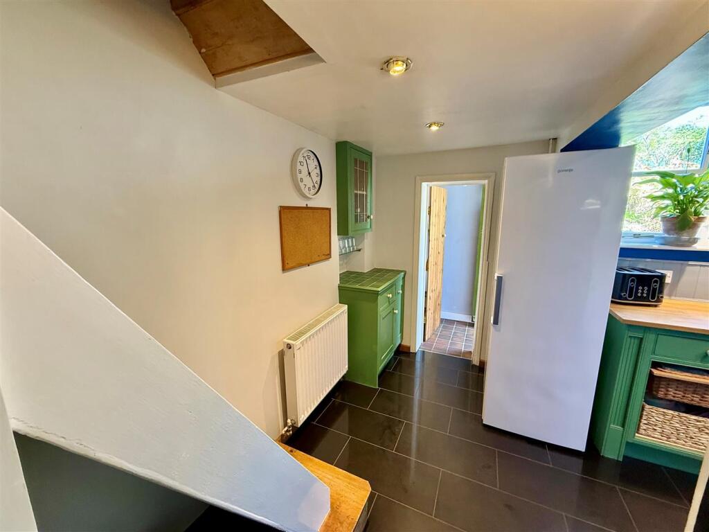 Kitchen 4.jpg