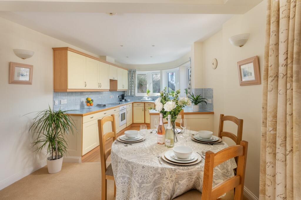 Kitchen/Dining Area_The Banjo_Kingswear