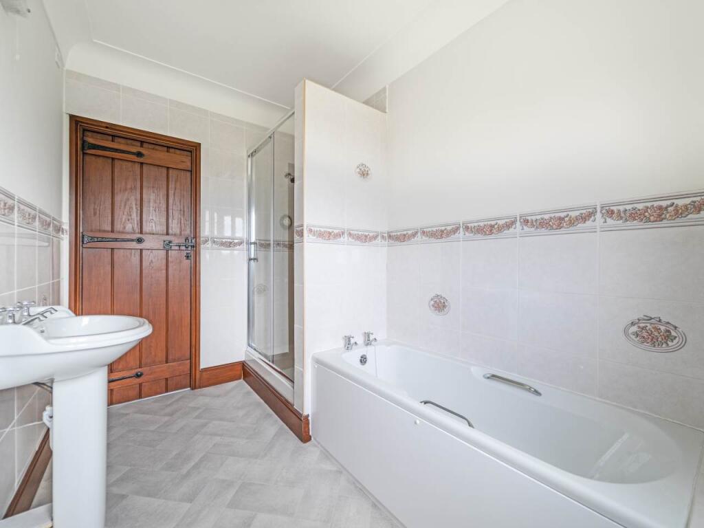 Main bathroom