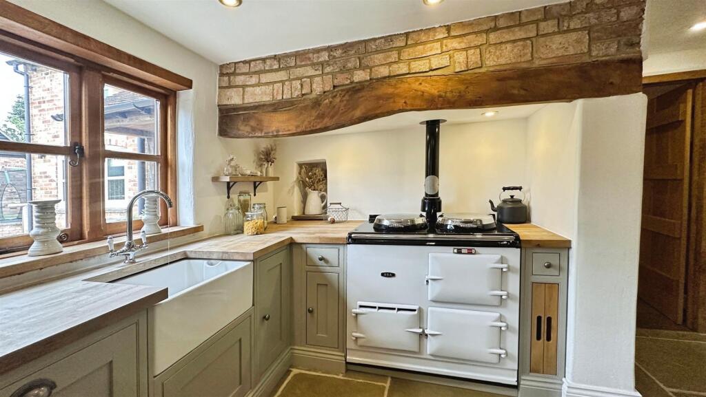 01baf466--4E3B-9BEB-5704BD83A996-79569-00001946DFC