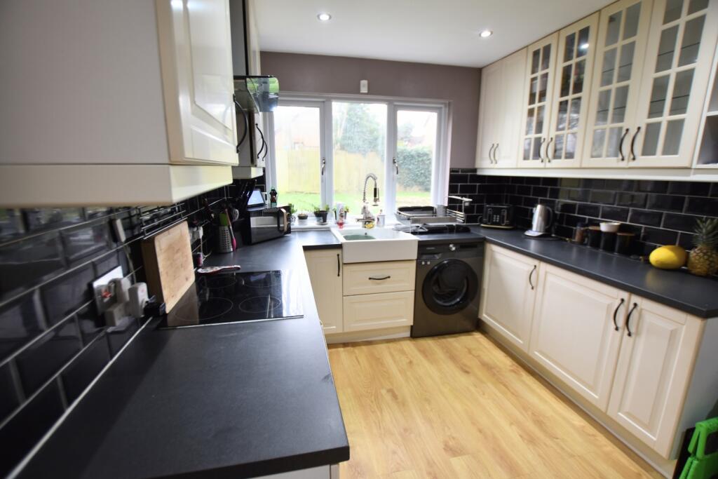 72 Pimpernel kitchen