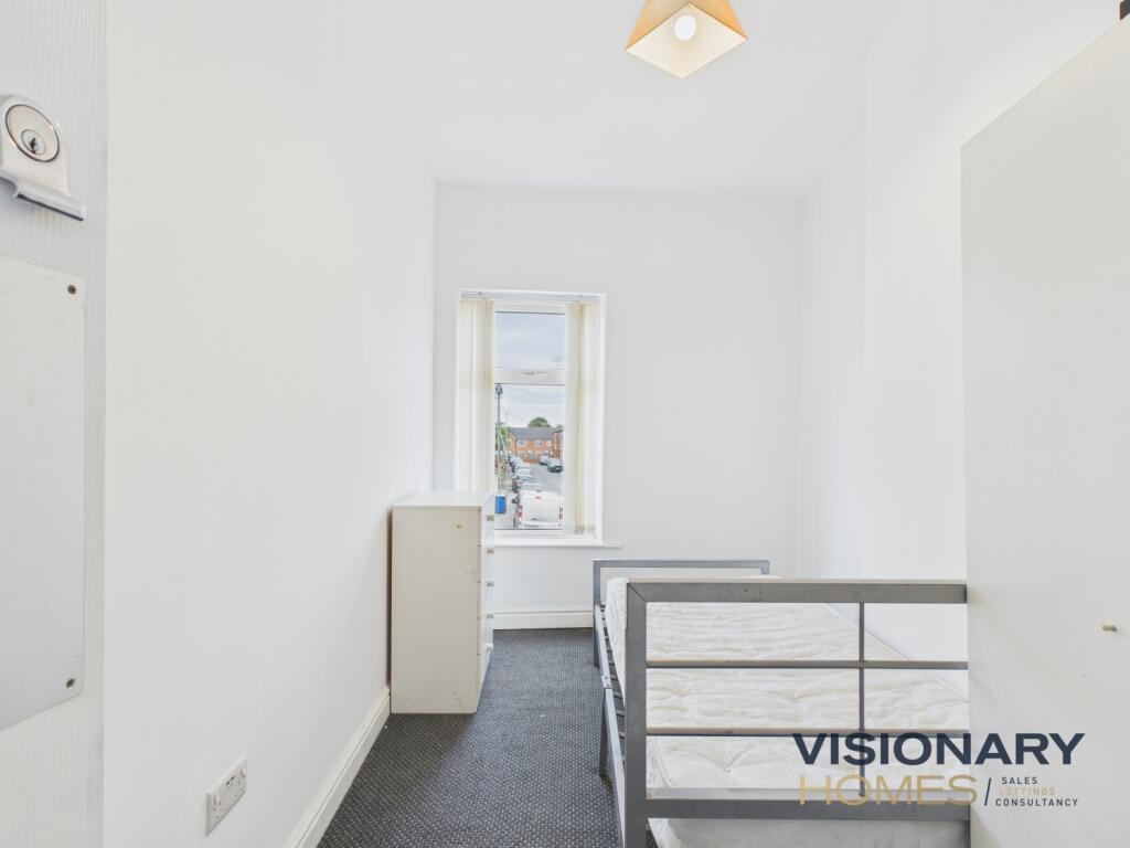 CAM03522G0-PR0219-STILL019