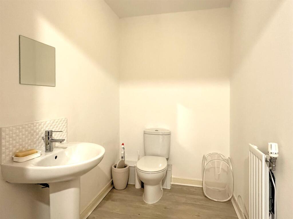 GROUND FLOOR WC