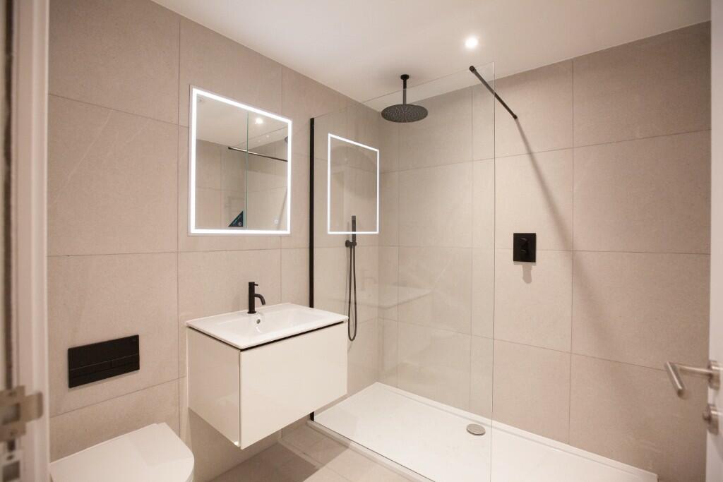 Master En-Suite
