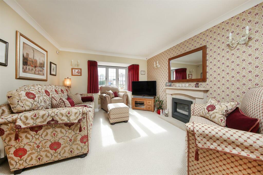 Living Room.jpg