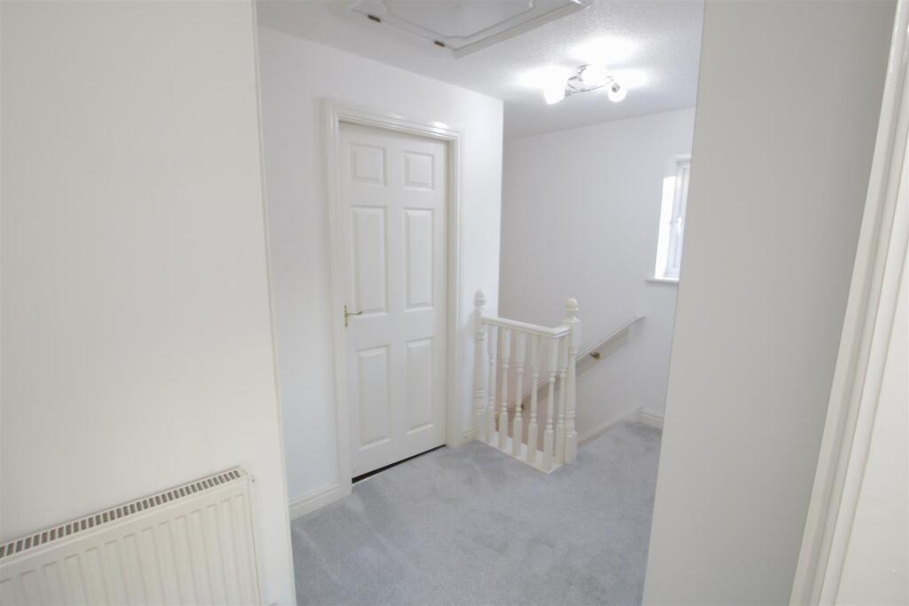 FIRST FLOOR LANDING