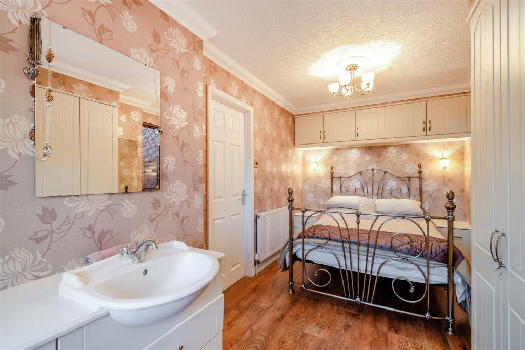 8576940-interior24.jpg