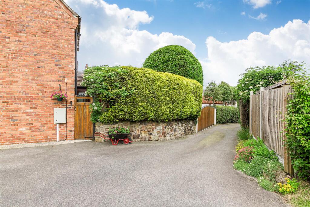 The Common, Baddesley Ensor