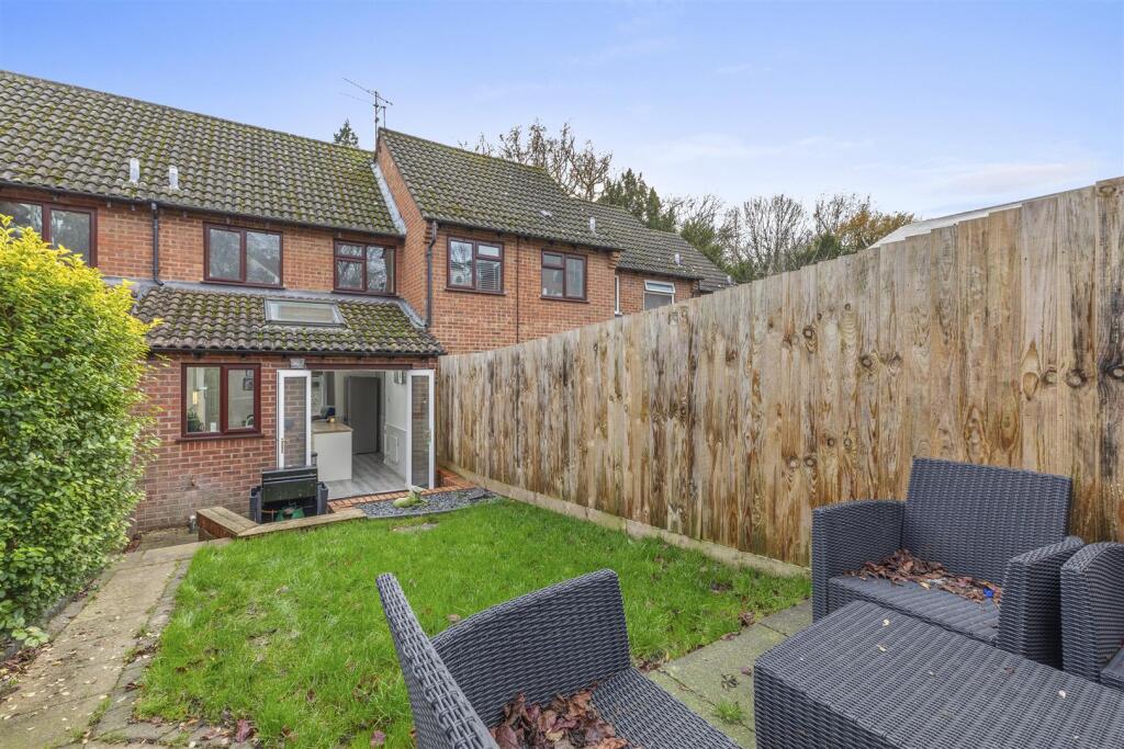 17 Portway Drive, HP12 4AU-13.jpg