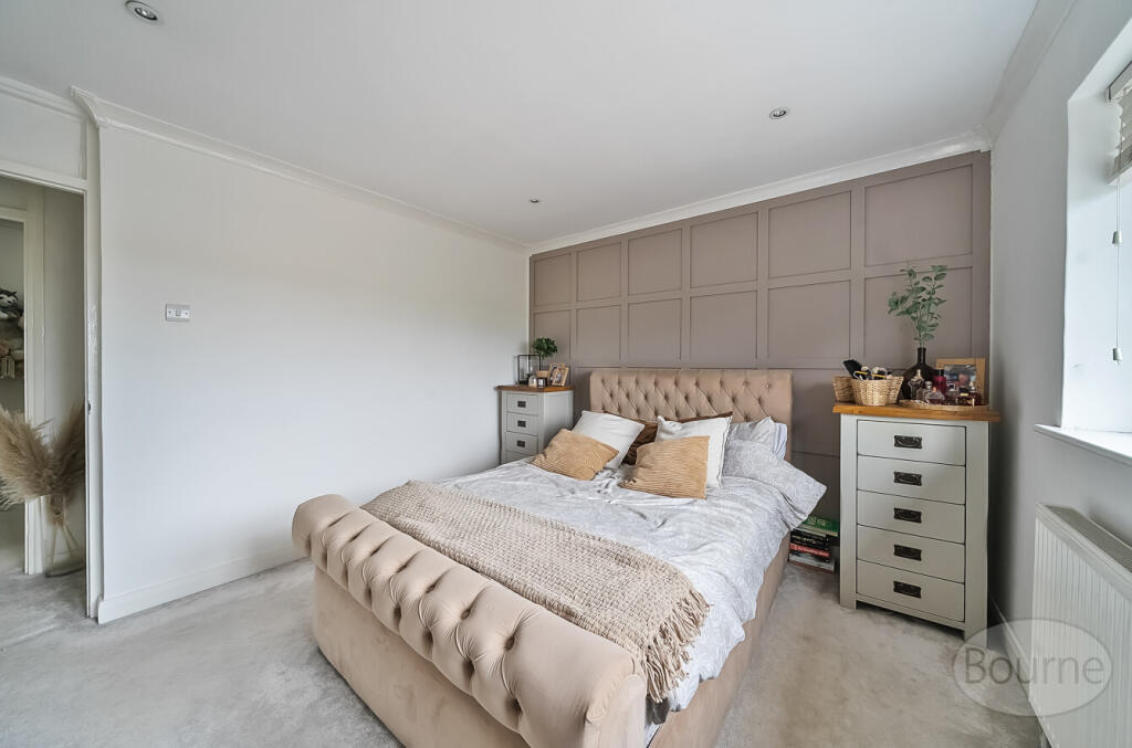 f6ed0208-9432-4e7...