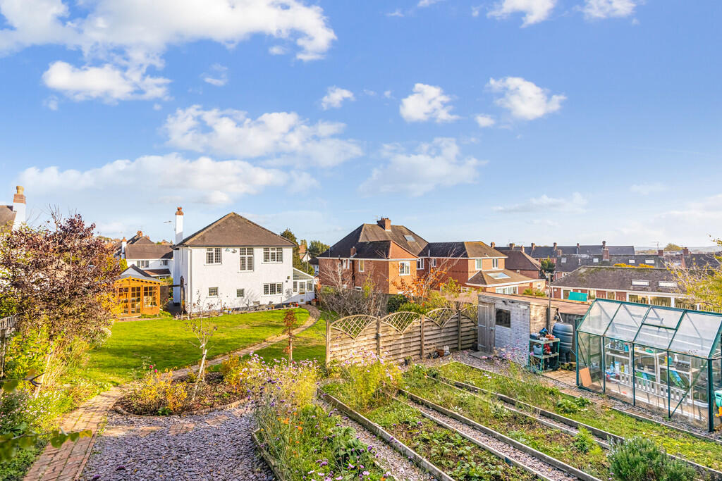 A06 - 7 Maryfield...