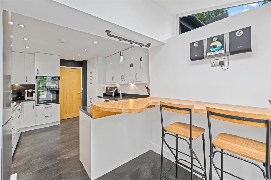 Kitchen/Breakfast Room