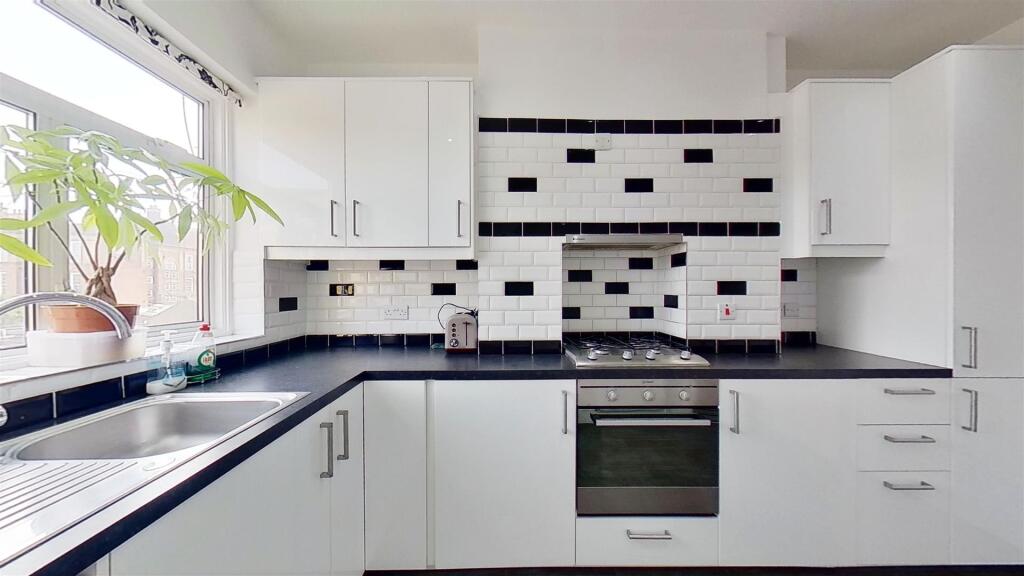 Garratt-Lane-Earlsfield-SW18-09242022_123054.jpg