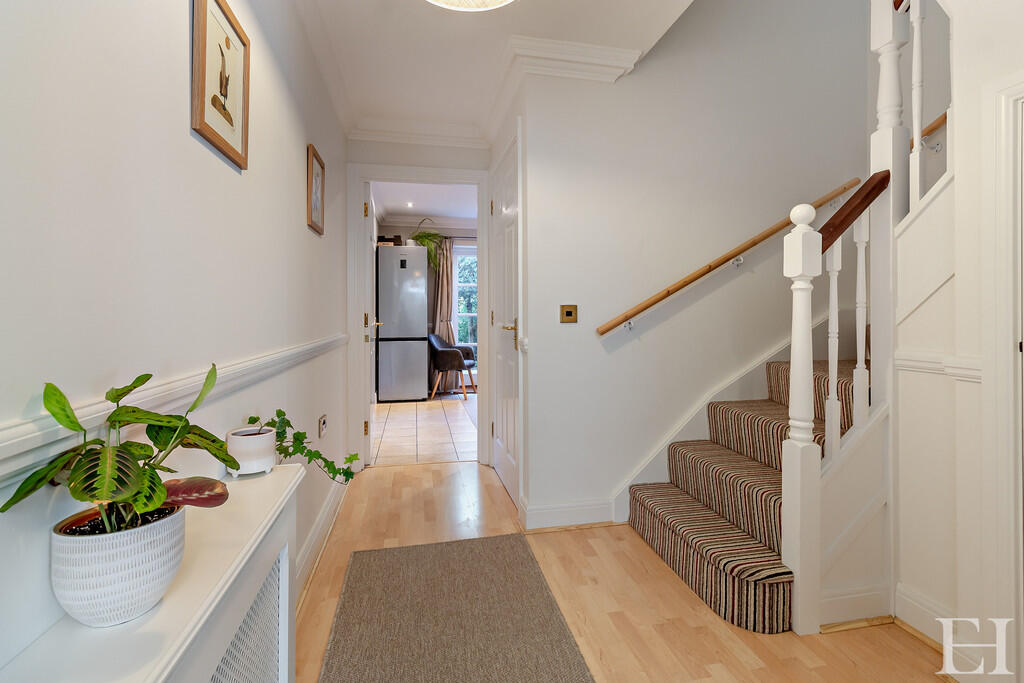 8665457-interiorW...