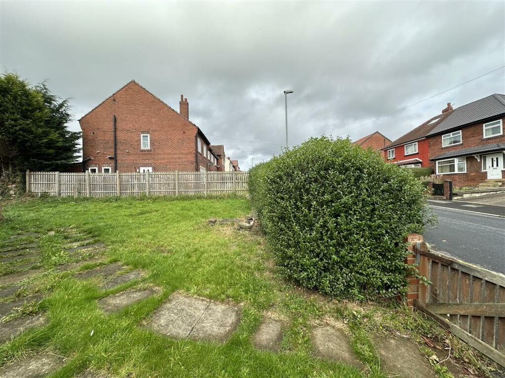 Bramleys Estate Agents - Lincoln Avenue - Heckmond