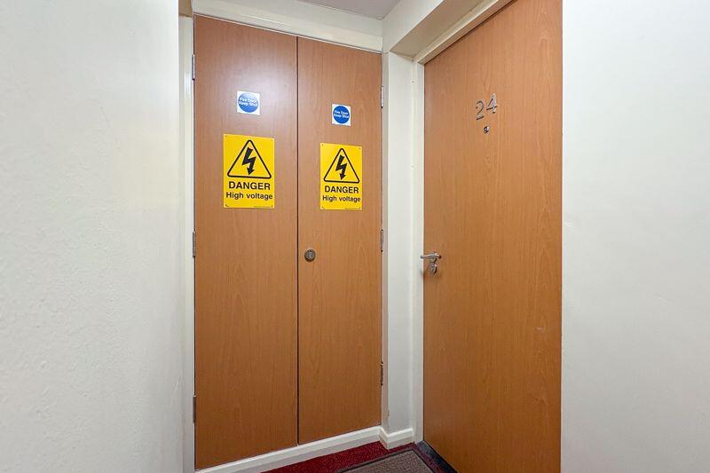 APARTMENT ENTRANCE DOOR