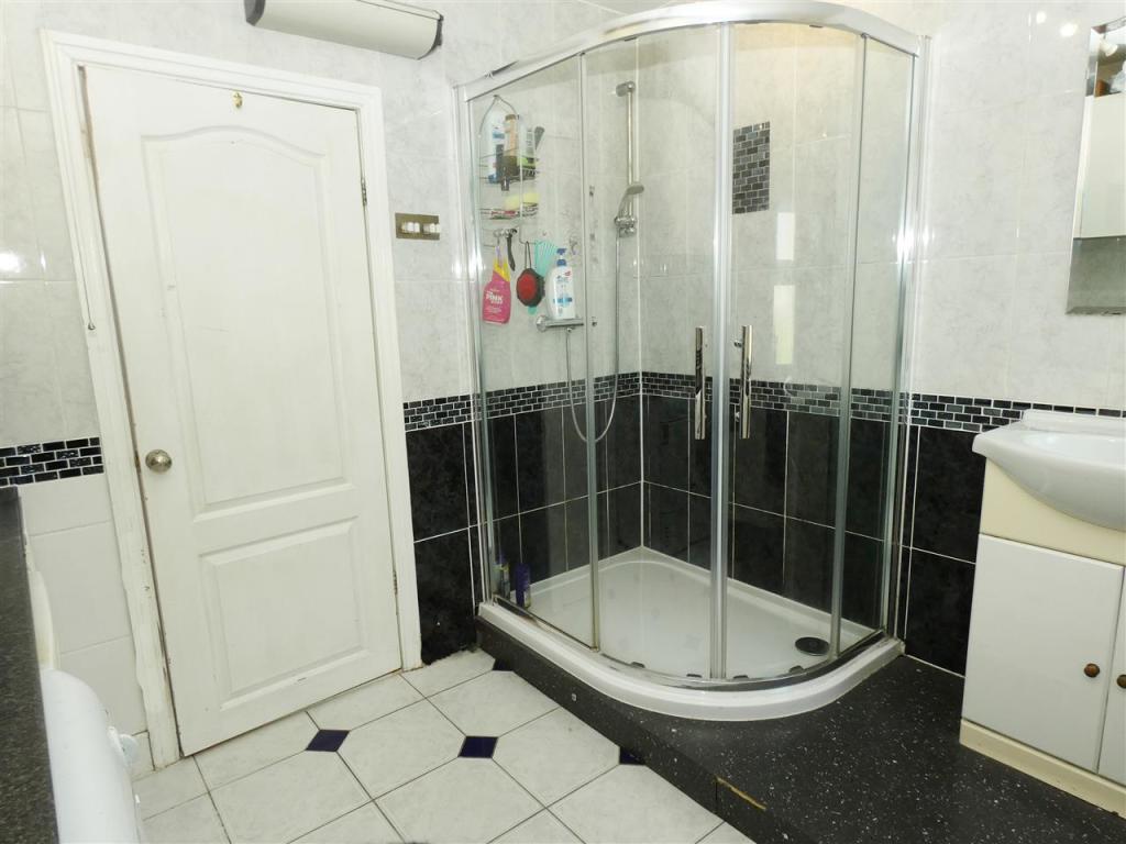Shower/Utility Room