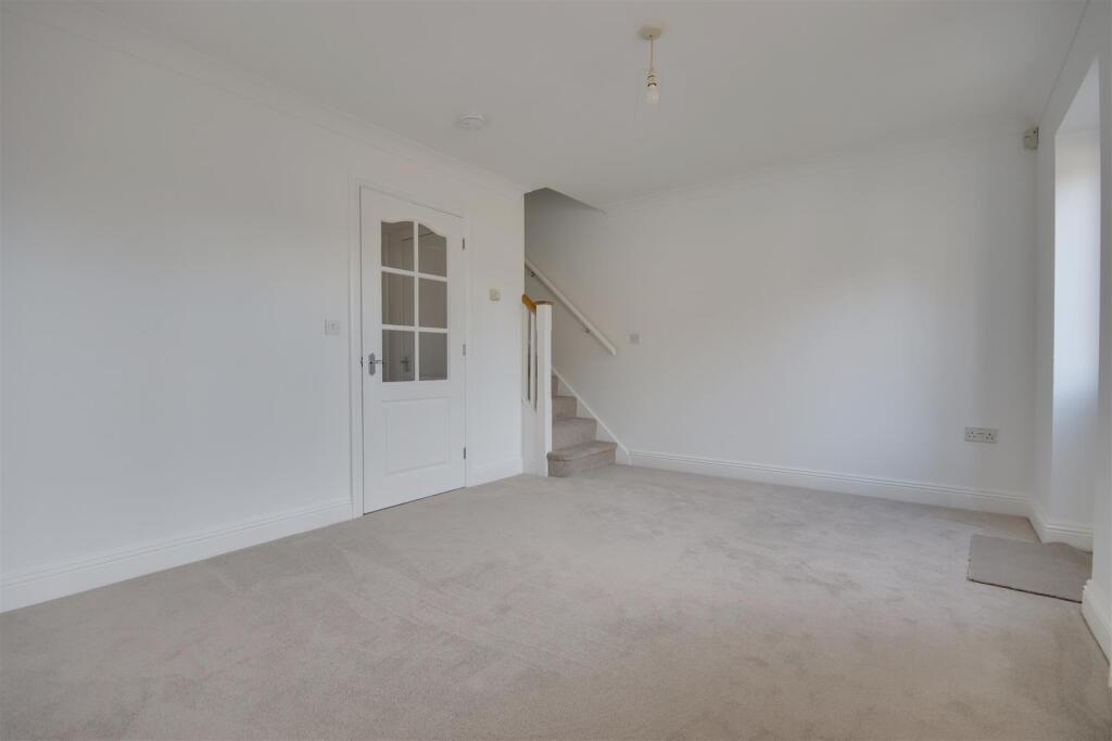Living room 2.jpg