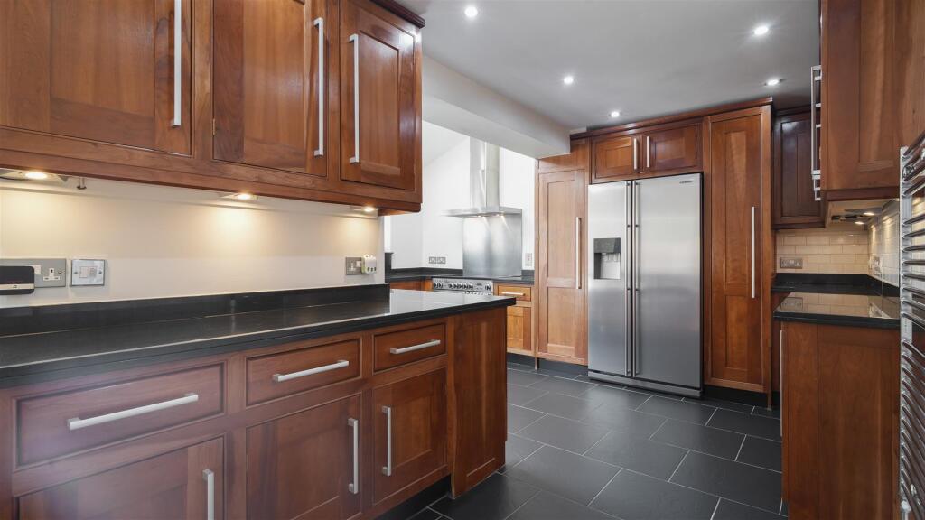 16SandygateGrangeDr-02.jpg