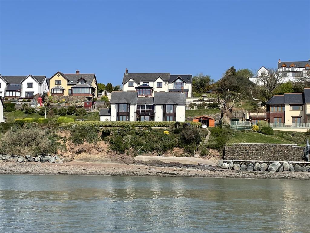 16 Barnlake.jpg