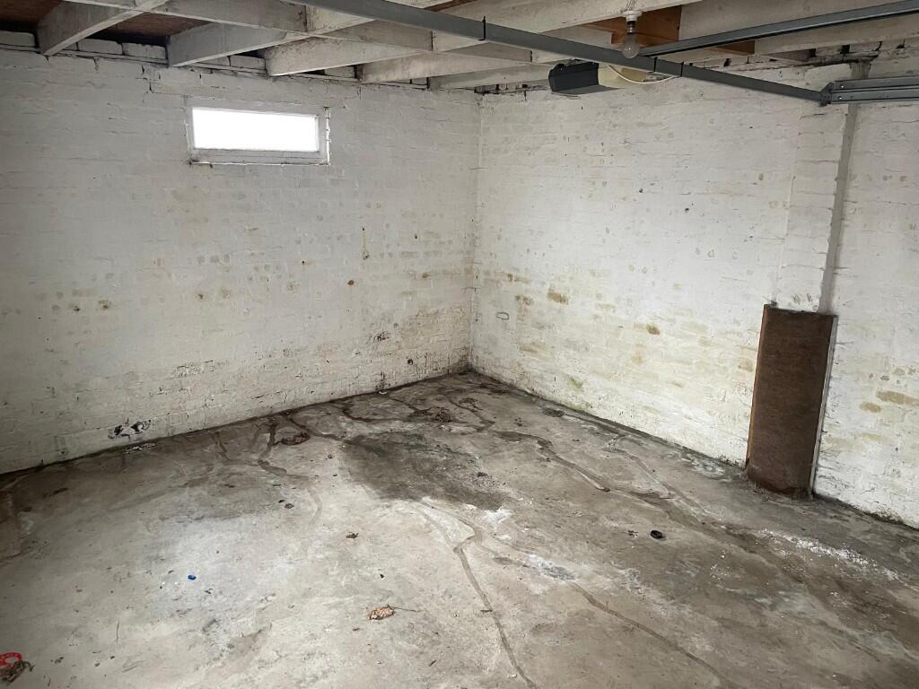 Garage/workshop