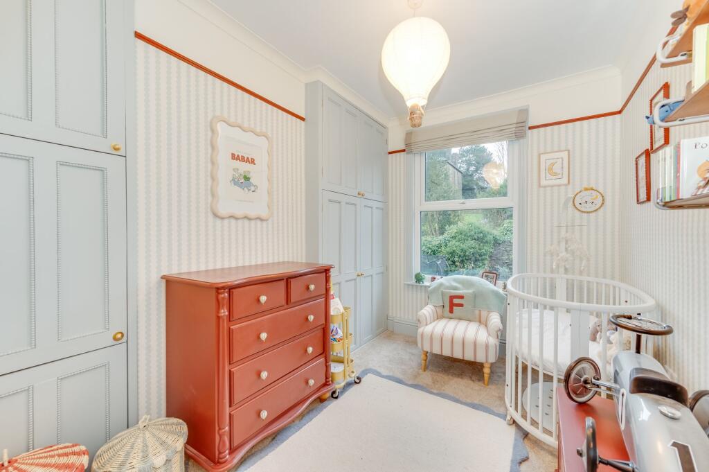 THREE DOUBLE BEDROOMS AND FABULOUS BATHROOM