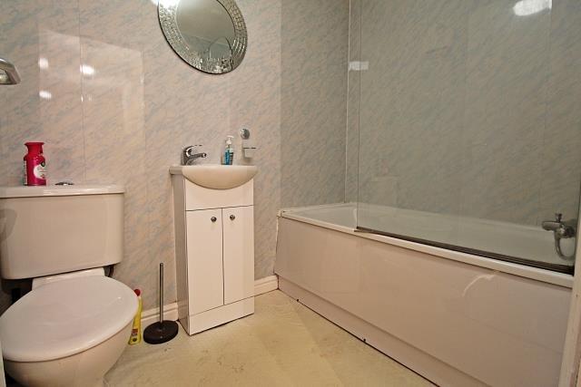 7_First Floor Shower