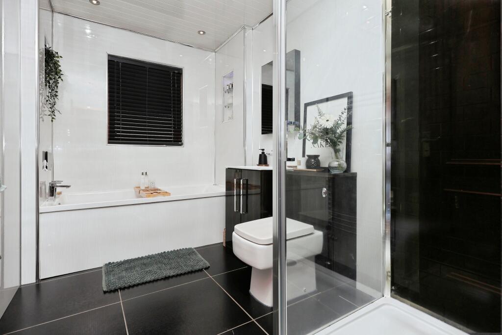 Bath/Shower Room