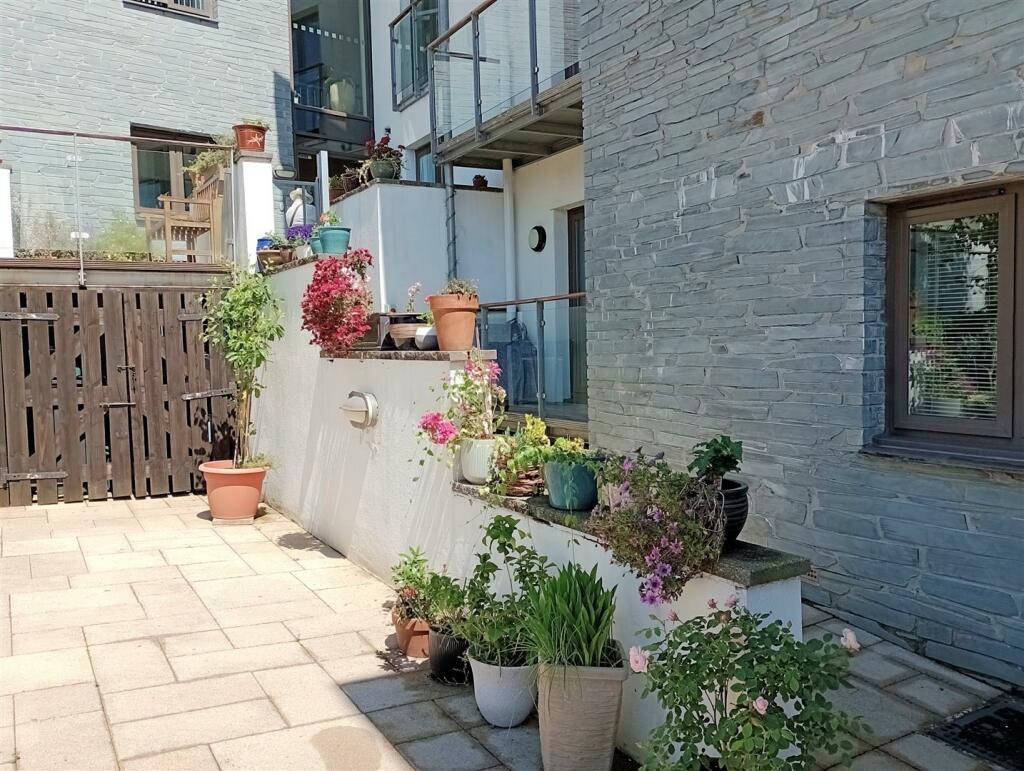 vendor photo - courtyard.jpg